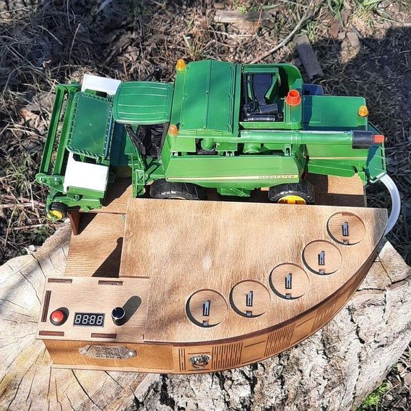Наливатор &ldquo;Комбайнер&rdquo; John Deere автоматический на 5 рюмок 150b фото