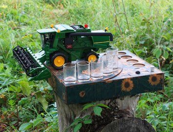 Наливатор &ldquo;Комбайнер&rdquo; John Deere автоматический на 4 рюмки 150sh фото